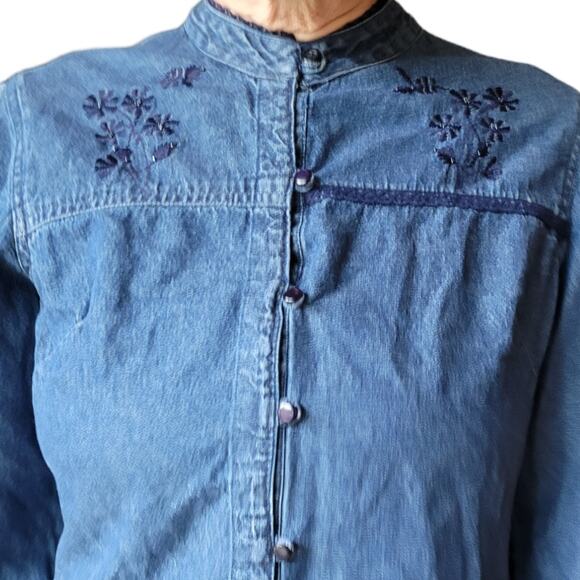 Dress Barn Denim Chambray Beaded Lace Embroidered Blouse Womens Small Cotton - Picture 2 of 7